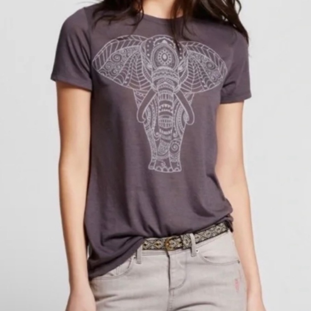 Tribal Elephant Tee Sz M Grey High Low NWT